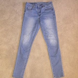 Light wash high rise American eagle jeans